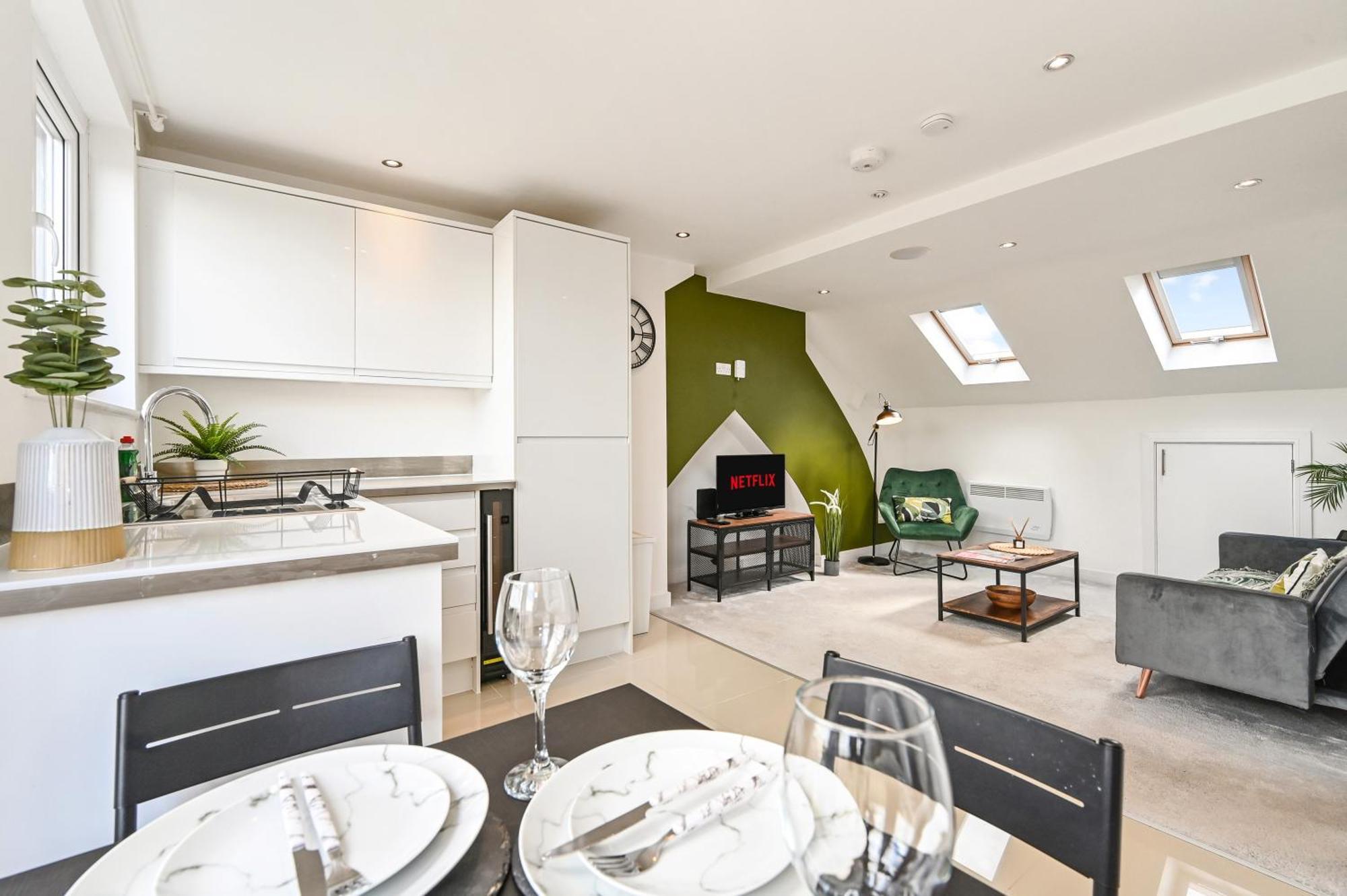 Family 1 Bed Apt Near Cardiff City Centre, Free Parking, Quiet, Secure Neighbourhood Exterior foto