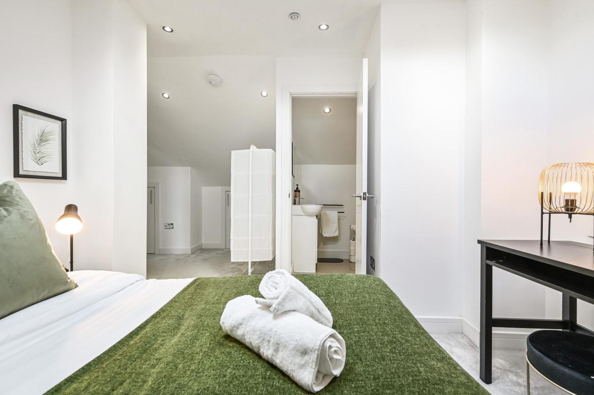 Family 1 Bed Apt Near Cardiff City Centre, Free Parking, Quiet, Secure Neighbourhood Exterior foto
